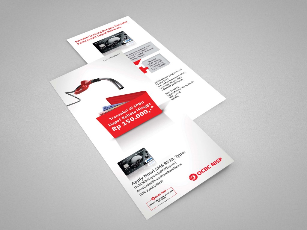 04_tri-fold_brochure_mockup-2