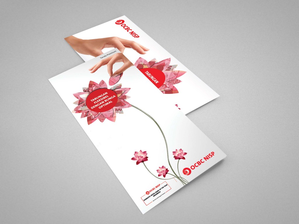 04_tri-fold_brochure_mockup